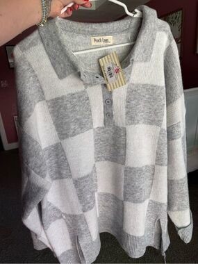 Peach Love Gray & White Check Polo Knit